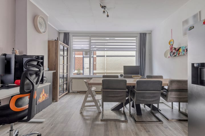 Photo 8 of van Galenstraat 2