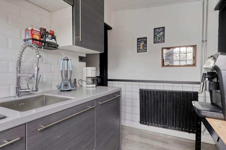 Photo 10 of van Galenstraat 2