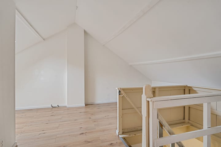 Foto 29 van Houweningestraat 64