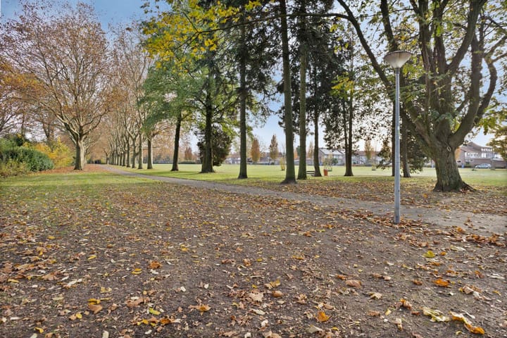 Photo 38 of Planetenlaan 135