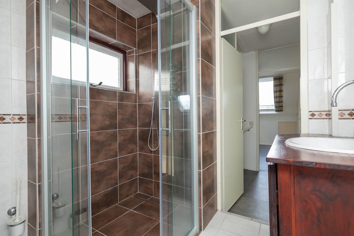 Photo 39 of Schuttevaer 28-A