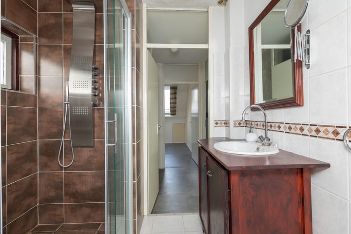 Photo 41 of Schuttevaer 28-A