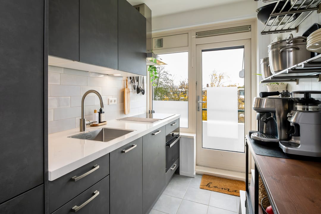 Photo 7 of De Lairesselaan 71