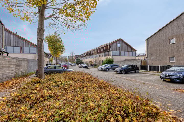 Photo 42 of Tarantellastraat 37