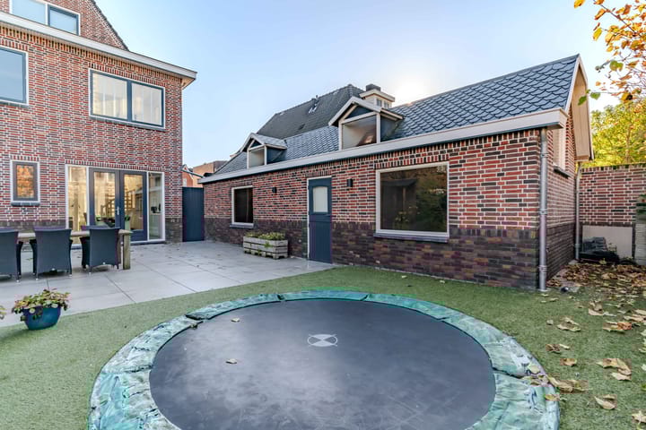 Photo 29 of Sint Bonifaciusstraat 16