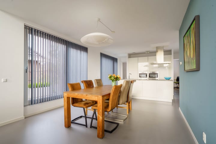 Photo 32 of Toenzalstraat 13