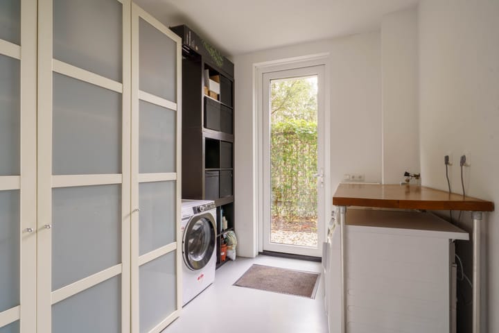 Photo 16 of Toenzalstraat 13