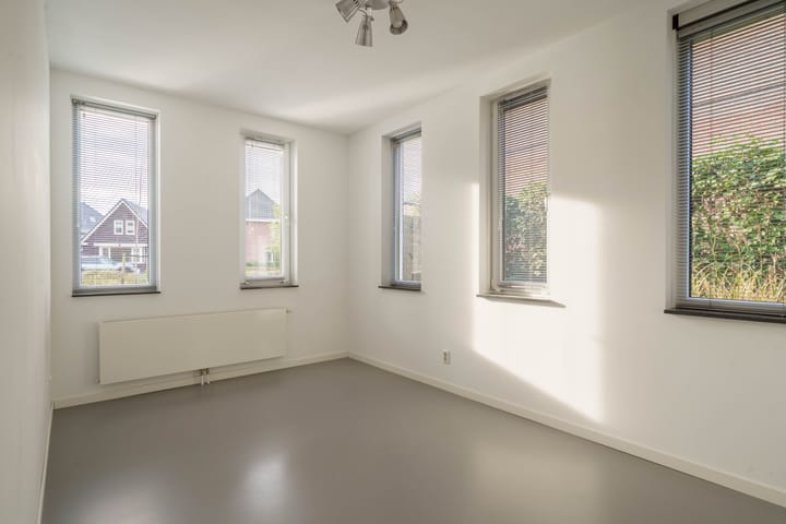 Photo 22 of Toenzalstraat 13