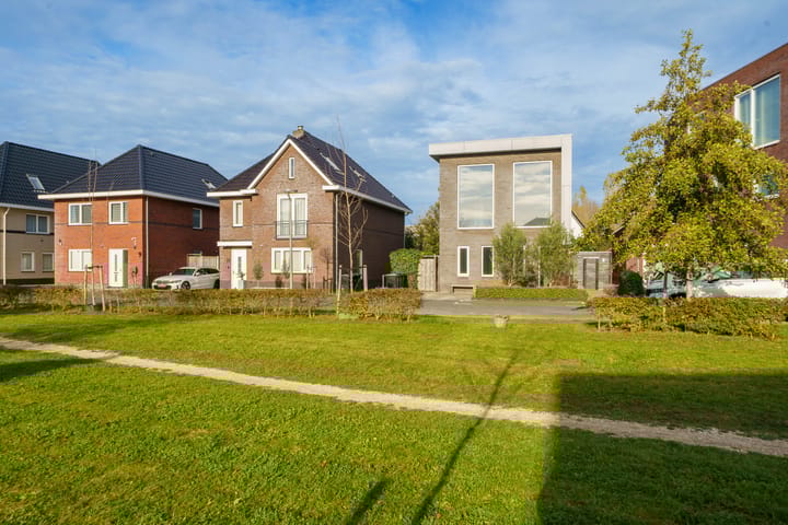 Photo 61 of Toenzalstraat 13