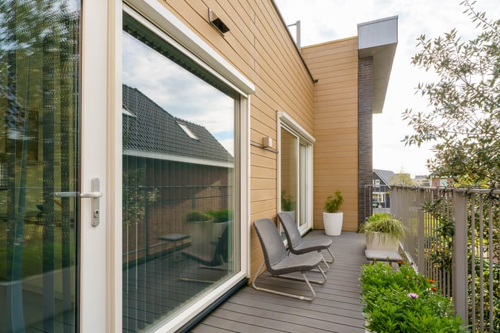 Photo 33 of Toenzalstraat 13