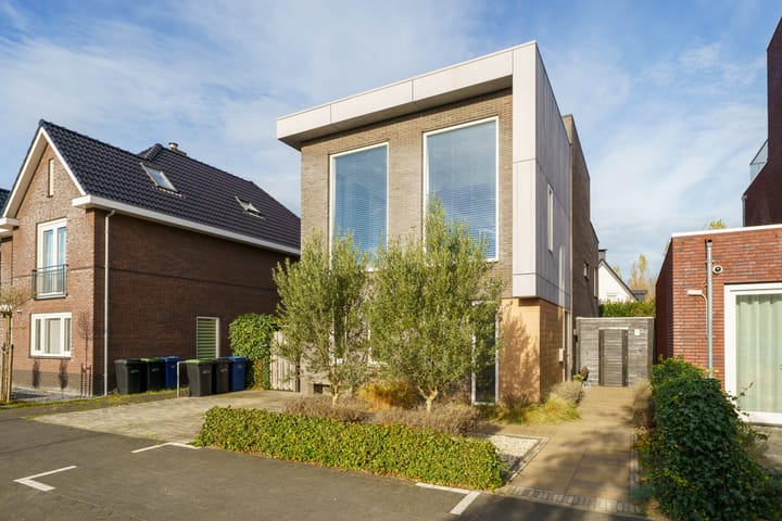 Photo 6 of Toenzalstraat 13