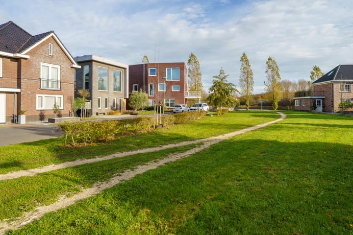 Photo 60 of Toenzalstraat 13