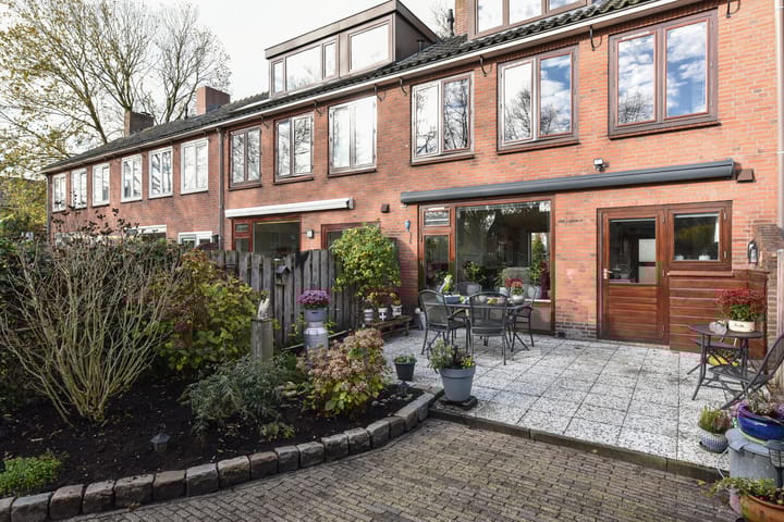 Photo 2 of Johan van Oldenbarneveldtlaan 64