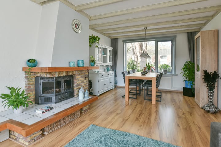 Photo 5 of Johan van Oldenbarneveldtlaan 64