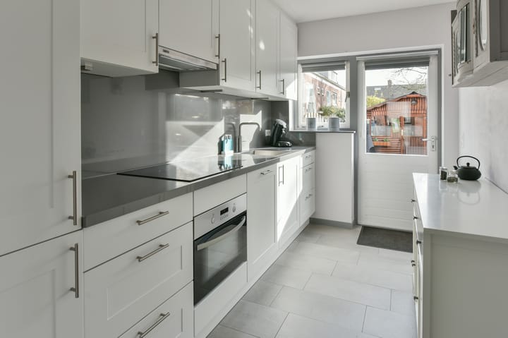 Photo 6 of Johan van Oldenbarneveldtlaan 64