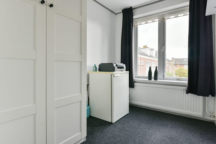 Photo 11 of Johan van Oldenbarneveldtlaan 64