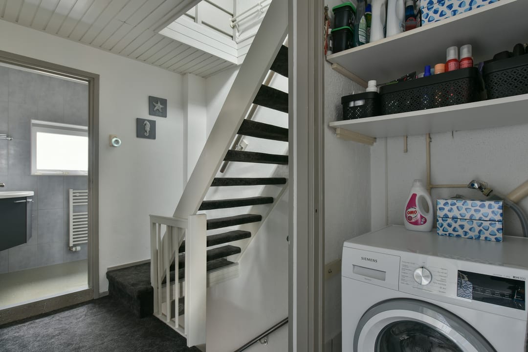 Photo 13 of Johan van Oldenbarneveldtlaan 64