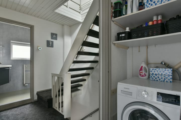 Photo 13 of Johan van Oldenbarneveldtlaan 64