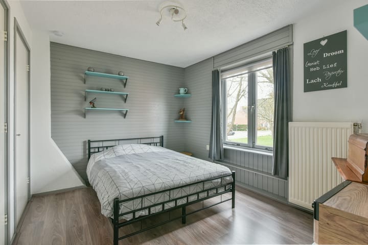 Photo 10 of Johan van Oldenbarneveldtlaan 64