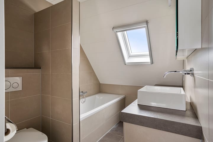 Photo 21 of Goudenregenstraat 42