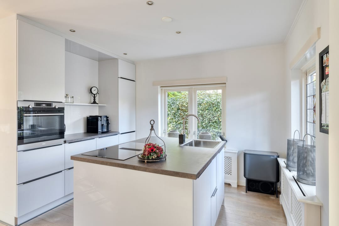 Photo 13 of Prof. Ter Veenweg 8