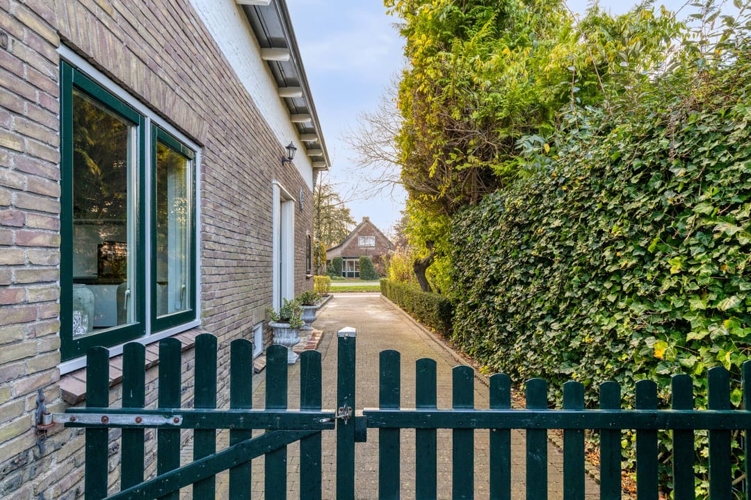 Photo 32 of Prof. Ter Veenweg 8