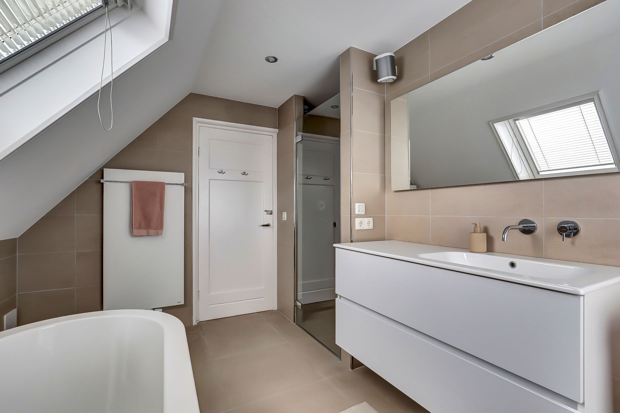 Photo 39 of Leestenseweg 18