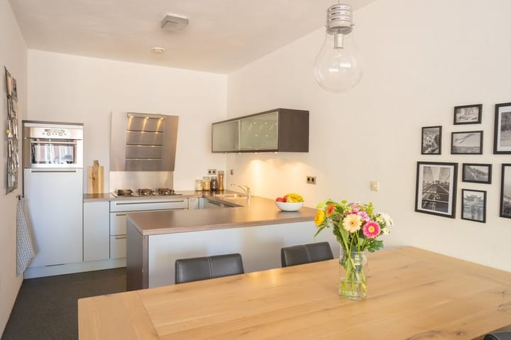 Photo 5 of Sluisstraat 64