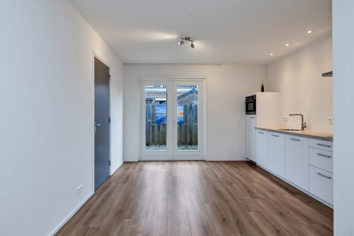 Photo 3 of Kanaalstraat 56