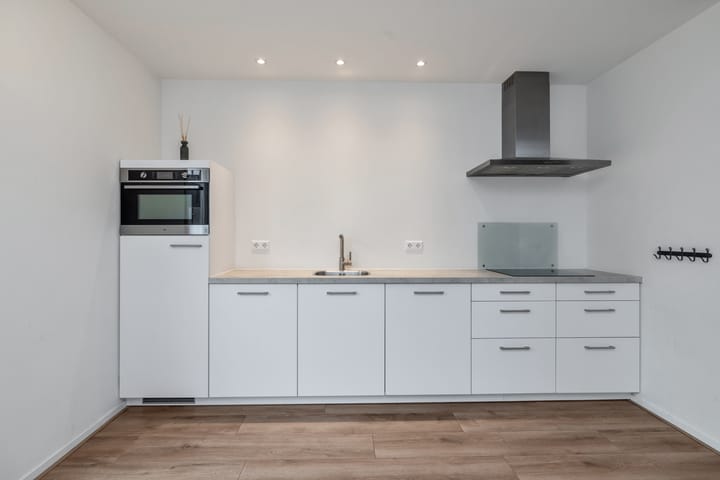 Photo 11 of Kanaalstraat 56