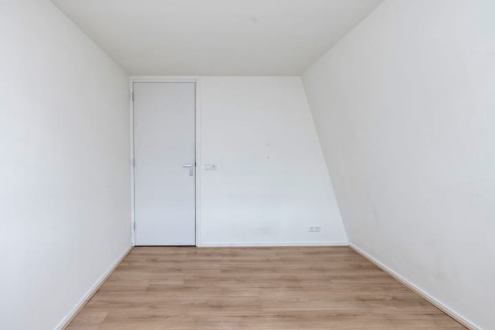 Photo 19 of Kanaalstraat 56