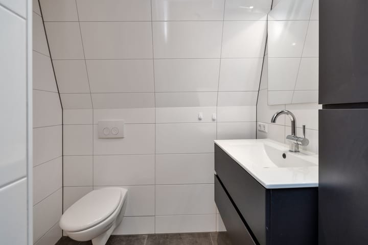 Photo 22 of Kanaalstraat 56