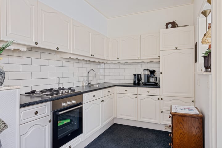 Photo 4 of Admiraal de Ruyterstraat 15