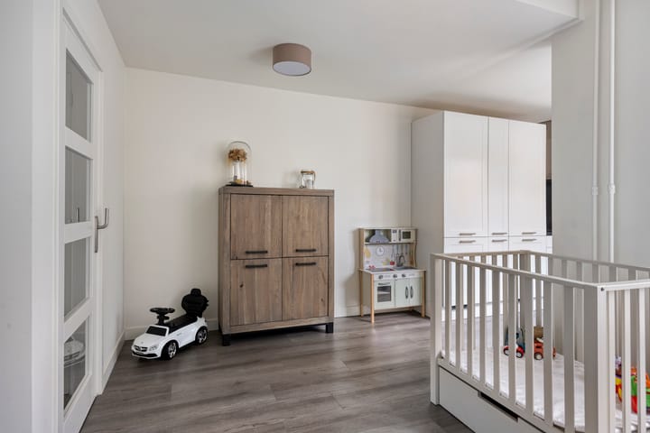 Photo 10 of Irenestraat 42