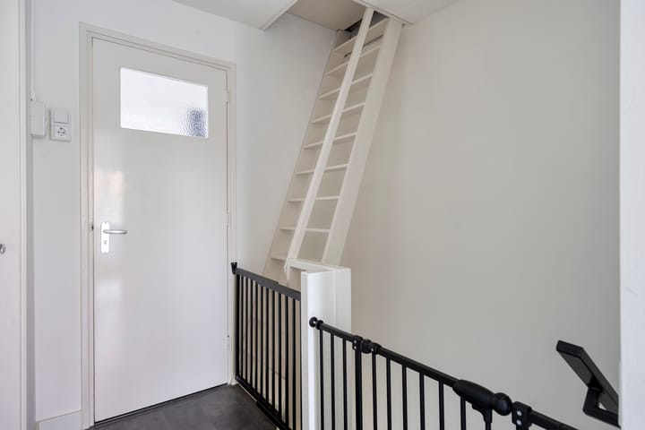 Photo 21 of Irenestraat 42