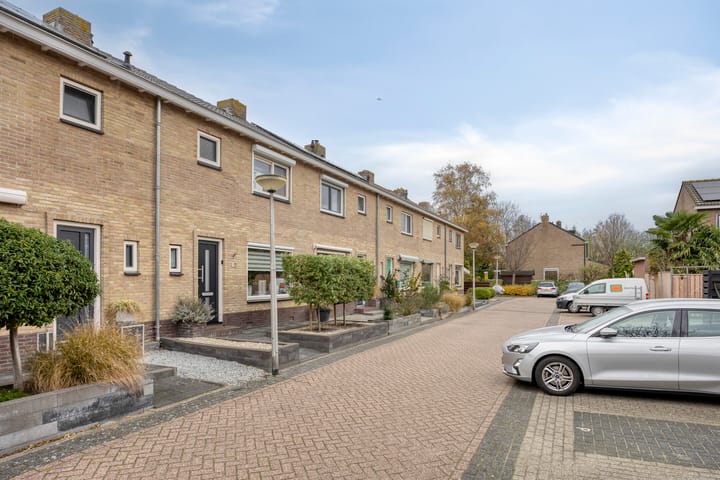 Photo 26 of Irenestraat 42