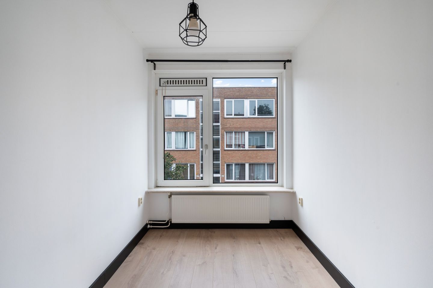 Photo 4 of Terschellingsestraat 13-B