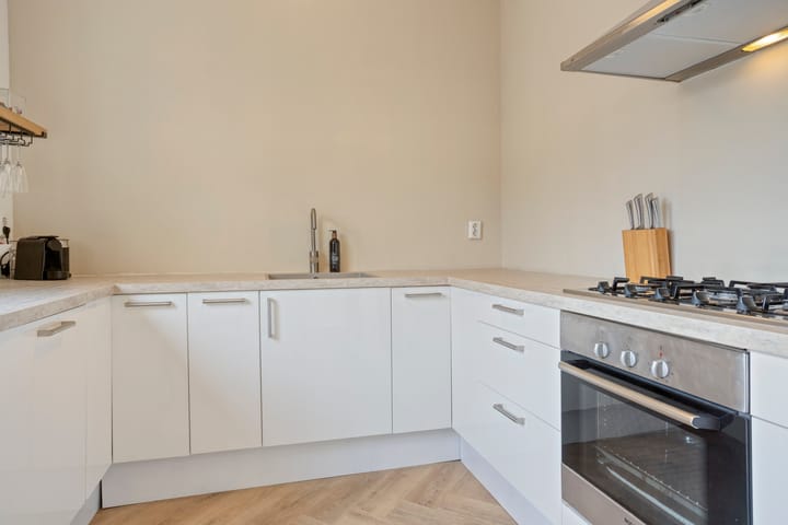 Photo 18 of Van Spaenstraat 76