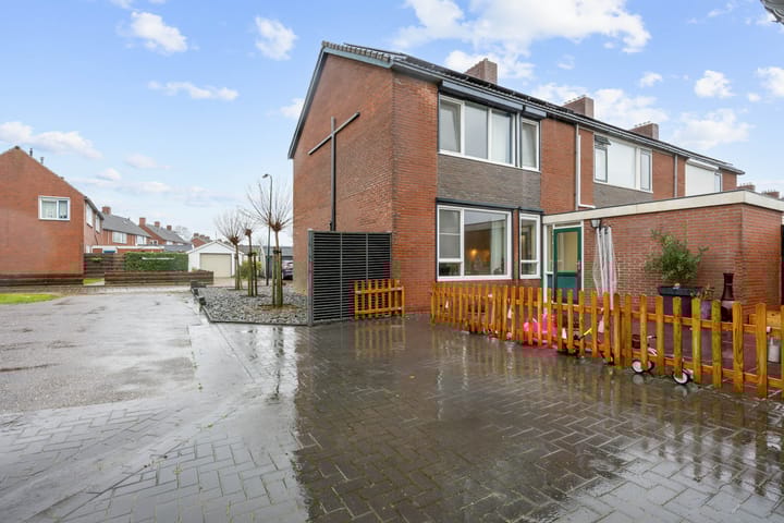 Foto 25 van Margrietstraat 1