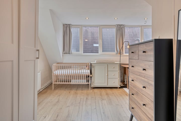 Photo 36 of Van Spaenstraat 76