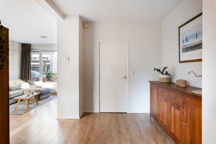 Photo 10 of Leeuwerikstraat 6