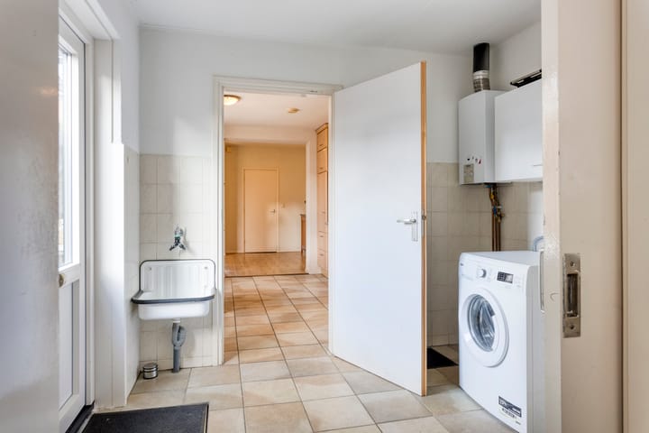 Photo 14 of Leeuwerikstraat 6