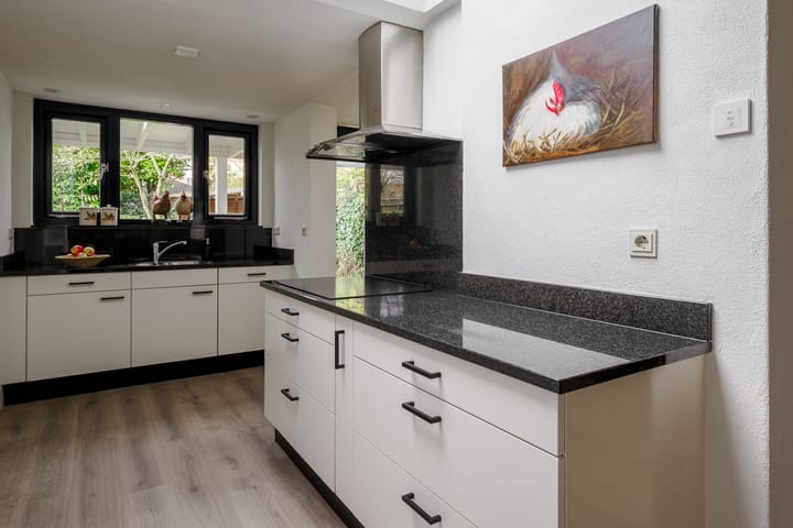 Photo 16 of Fie Carelsenstraat 27