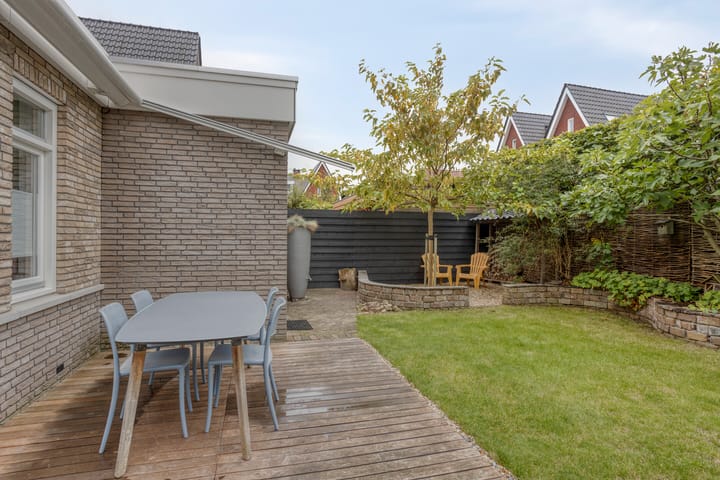 Photo 39 of Walpen 5