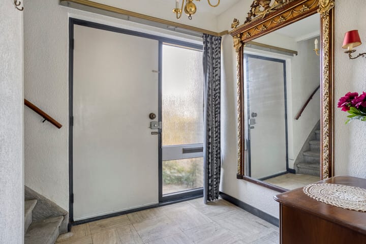 Photo 3 of Newtonplein 14