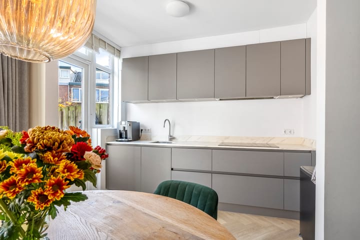 Photo 11 of Vosmaerstraat 71