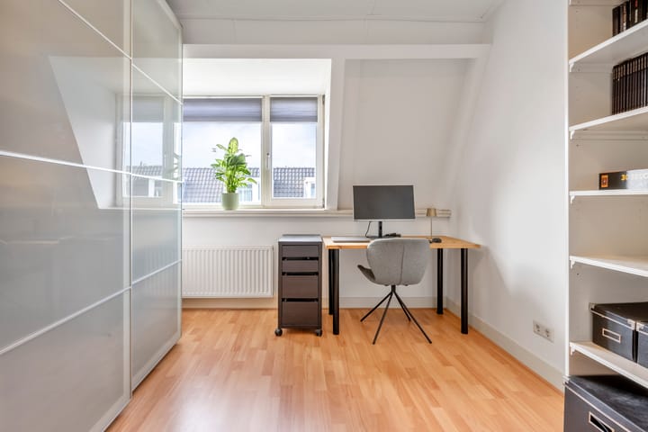 Photo 35 of Vosmaerstraat 71