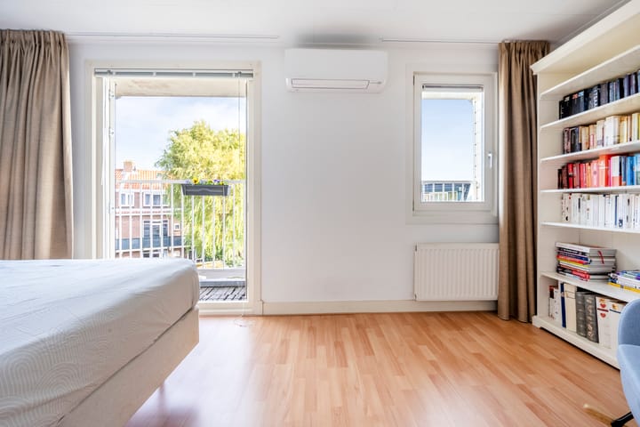 Photo 39 of Vosmaerstraat 71