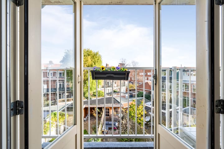 Photo 41 of Vosmaerstraat 71