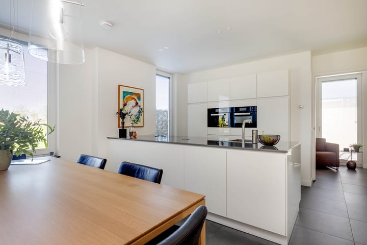 Foto 3 van Louisegroeveweg 1